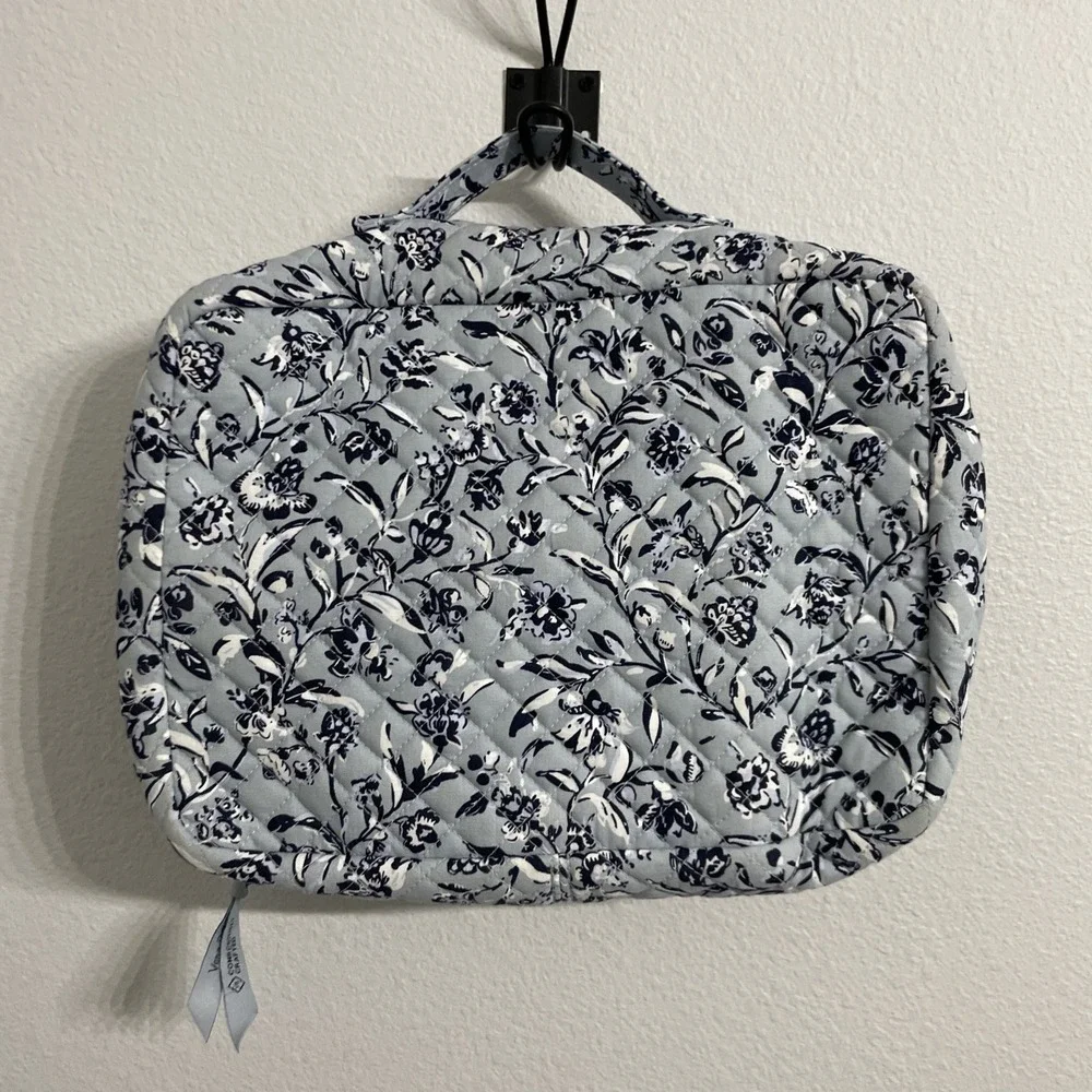 VERA BRADLEY Perennials Gray Deluxe Travel Organizer Cosmetic Makeup Compartment